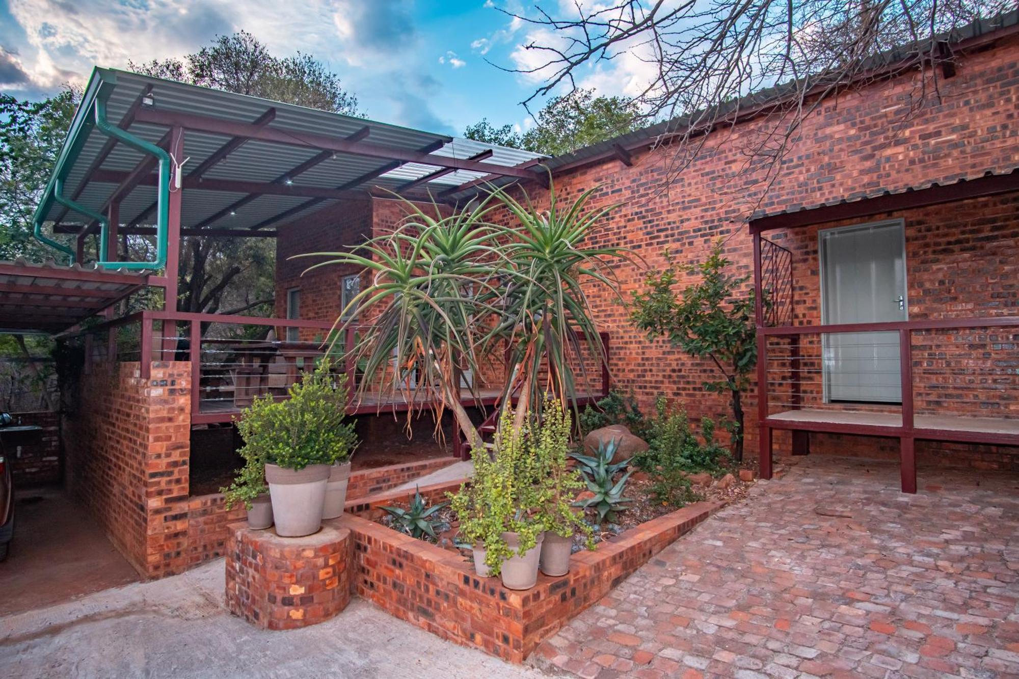 Bushbaby Cottage In Hartbeespoort Pretoria Bagian luar foto