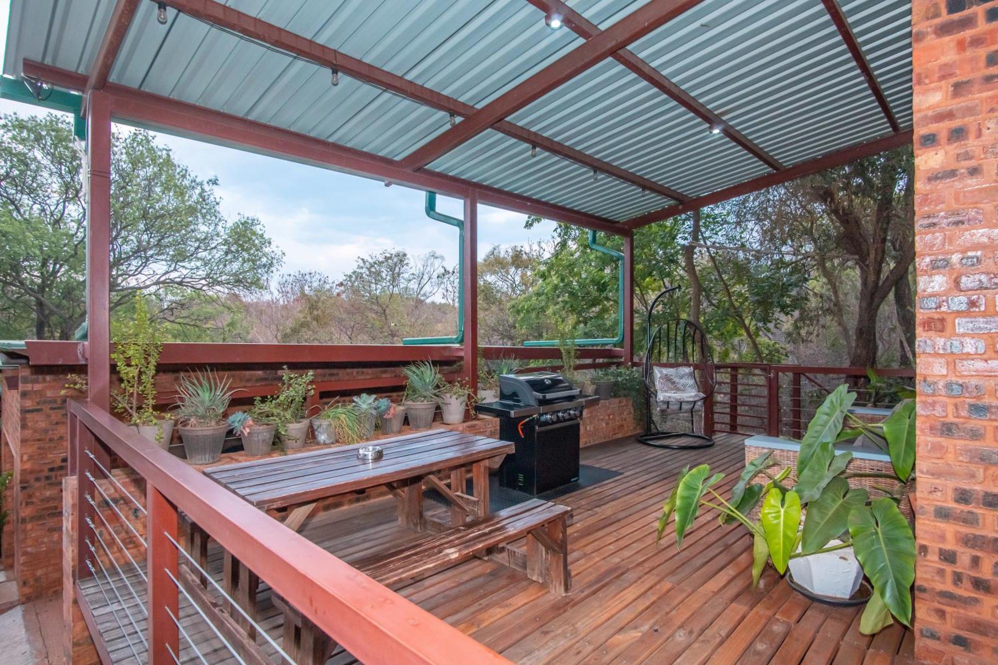 Bushbaby Cottage In Hartbeespoort Pretoria Bagian luar foto