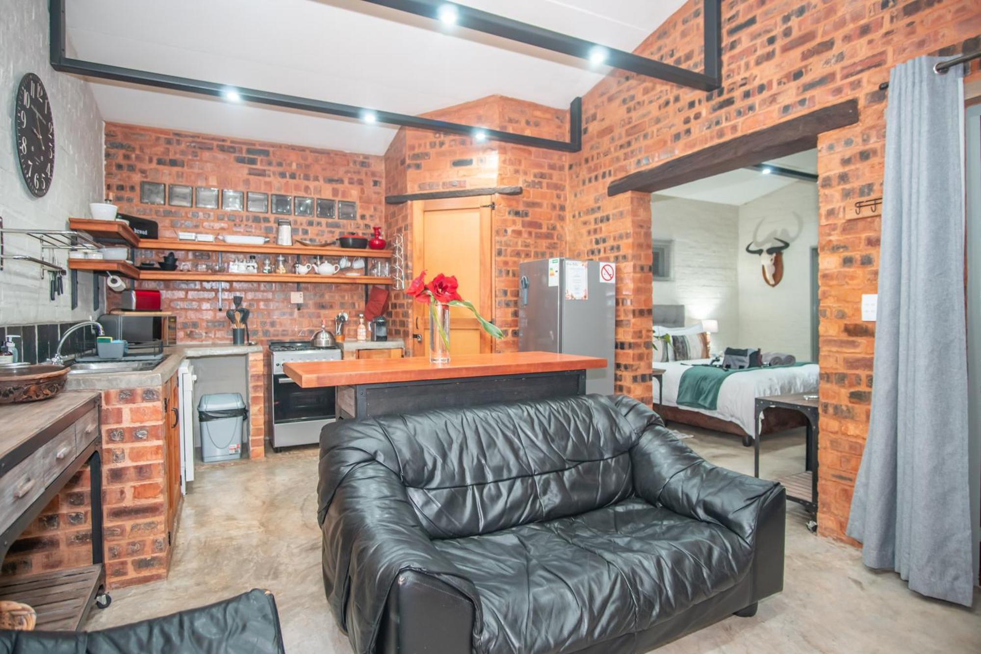 Bushbaby Cottage In Hartbeespoort Pretoria Bagian luar foto
