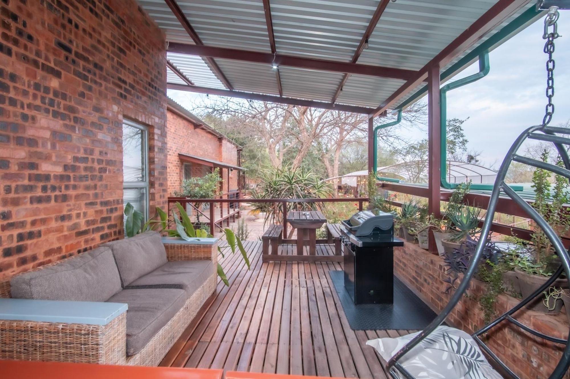 Bushbaby Cottage In Hartbeespoort Pretoria Bagian luar foto