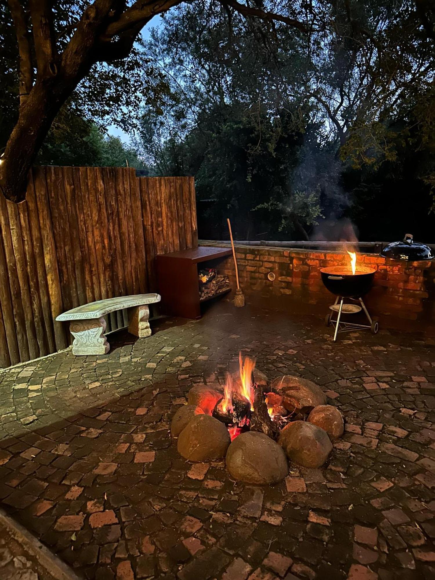 Bushbaby Cottage In Hartbeespoort Pretoria Bagian luar foto