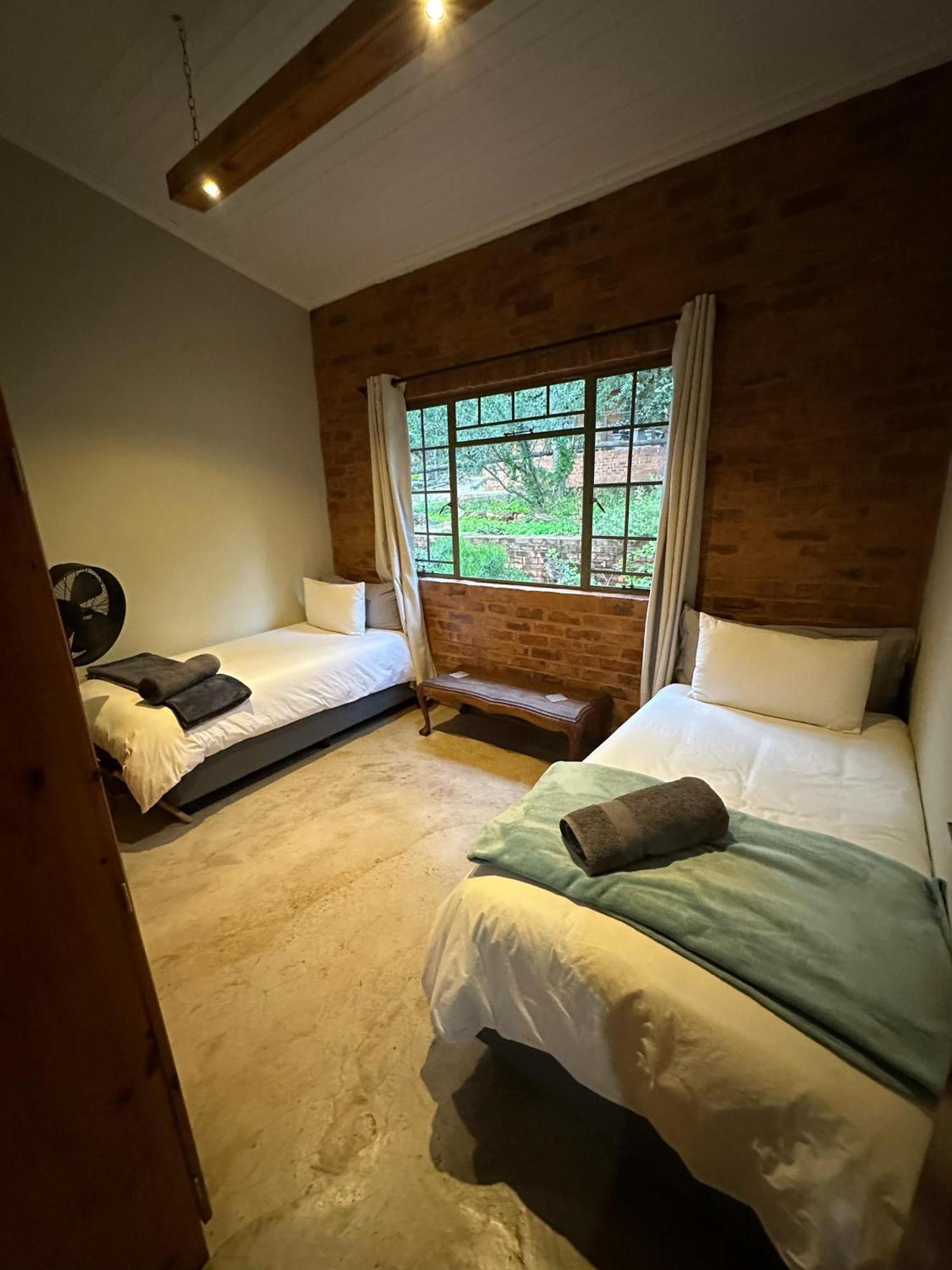 Bushbaby Cottage In Hartbeespoort Pretoria Bagian luar foto